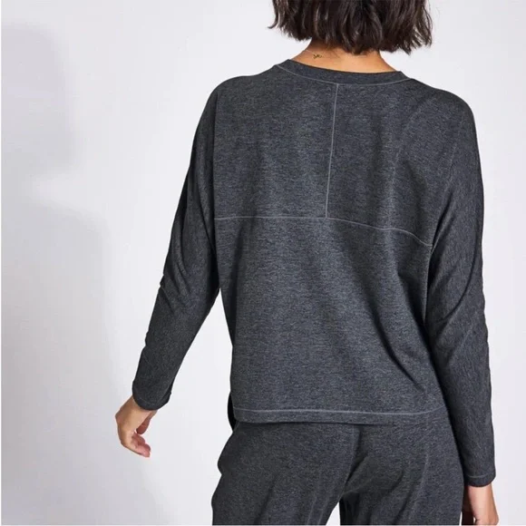 GIRLFRIEND COLLECTIVE ReSet Long Sleeve Tee - Light Grey Size 5X - Picture 2 of 5